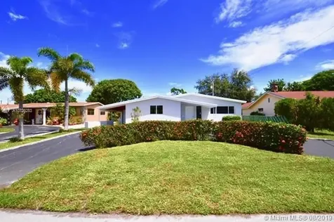 6721 Roosevelt Street Hollywood FL 33024