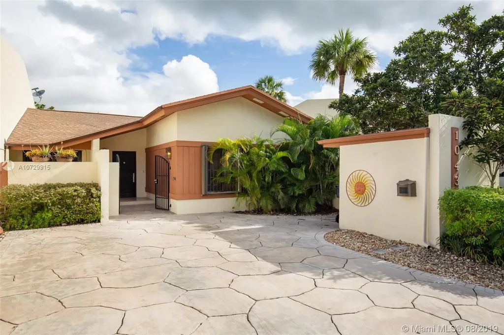 10431 SW 76th Street Miami FL 33173