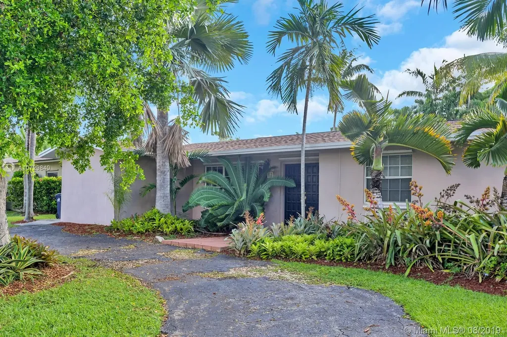 19621 SW 87th Avenue Cutler Bay FL 33157