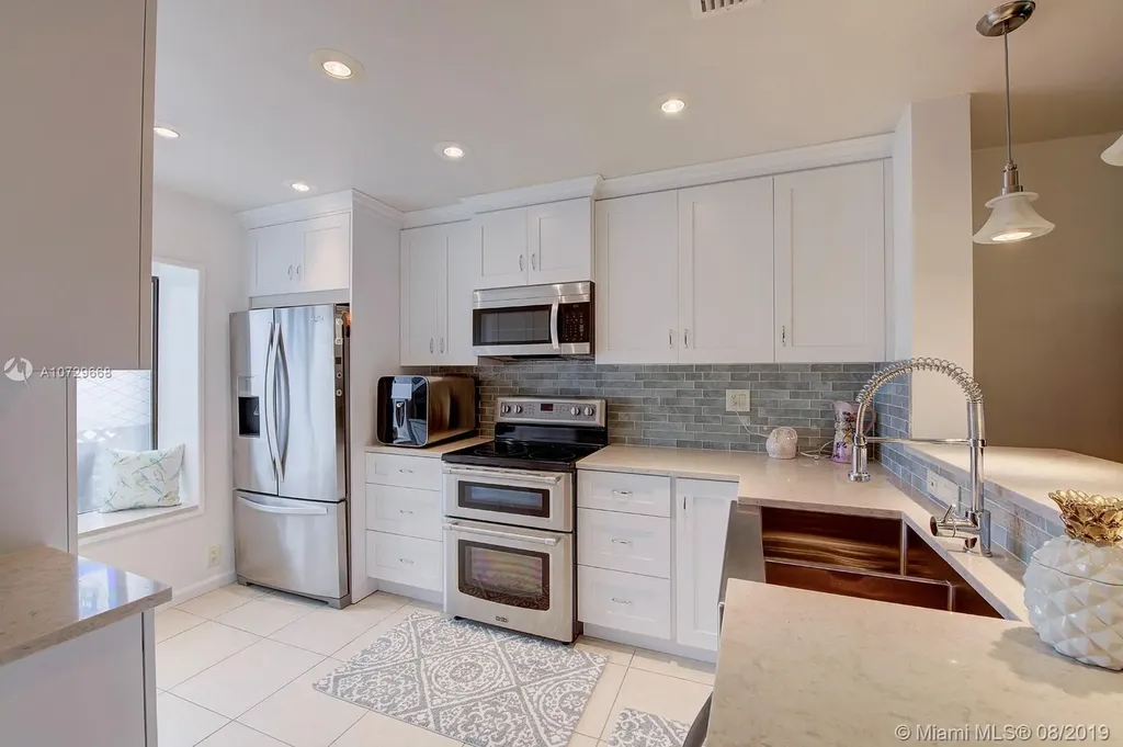 4449 NW 93rd Way Sunrise FL 33351