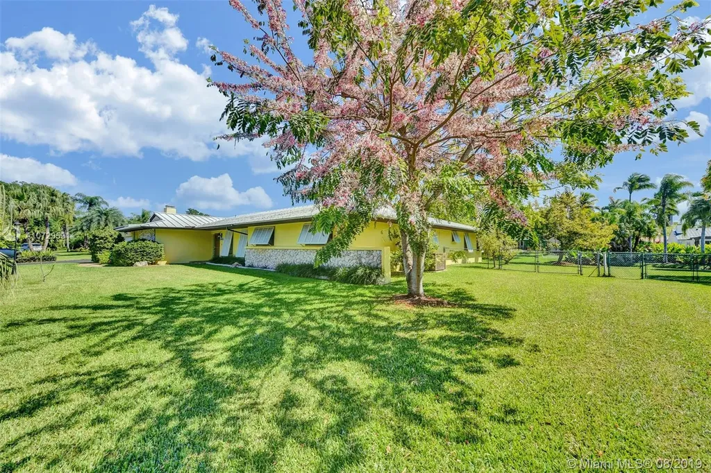 15325 SW 77th Court Palmetto Bay FL 33157
