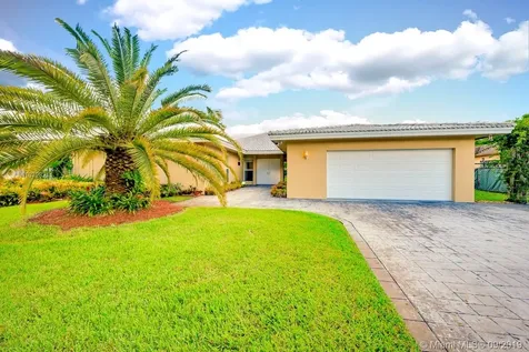 1740 SW 67th Avenue Plantation FL 33317