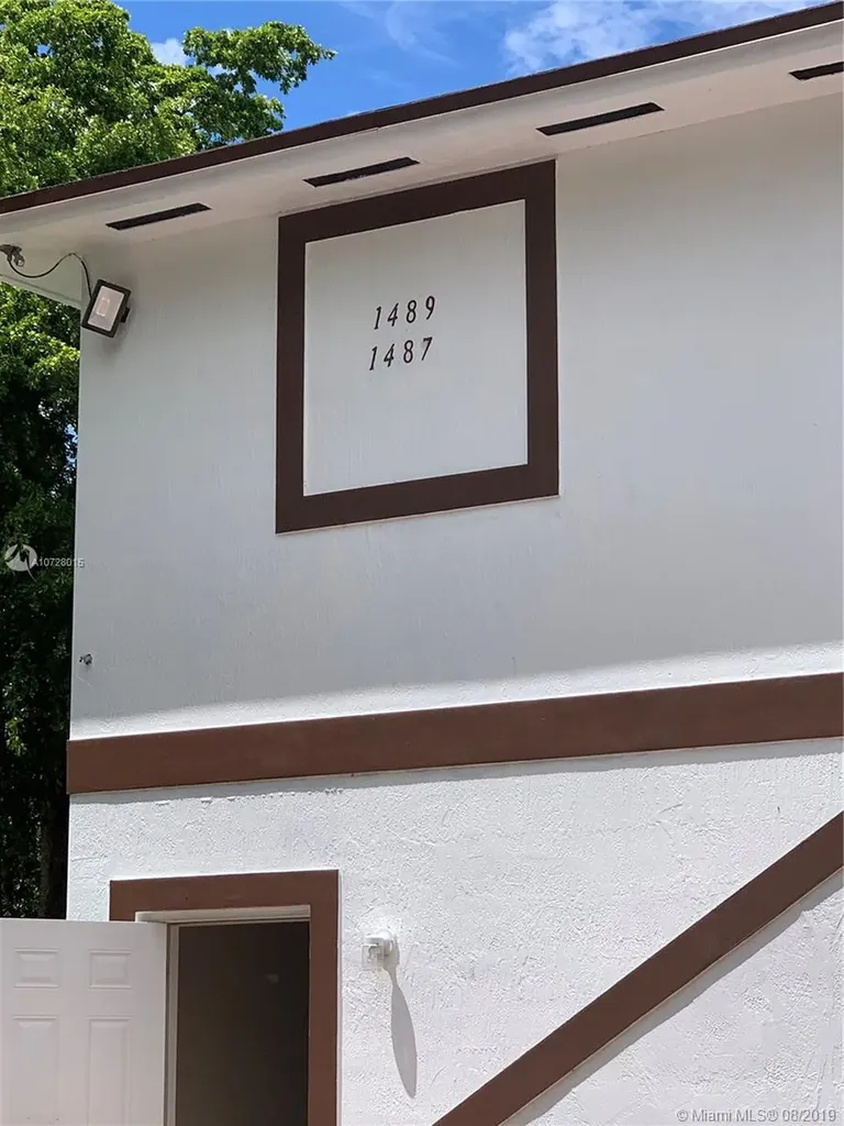 1487-1489 NW 59th Street Miami FL 33142