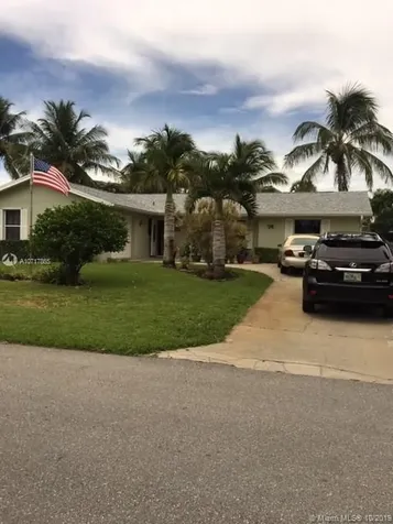 8672 SE Sandridge Avenue Hobe Sound FL 33455