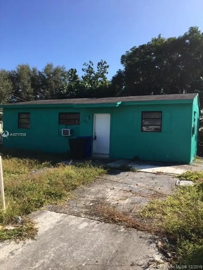 1460 NE 151st Terrace North Miami Beach FL 33162