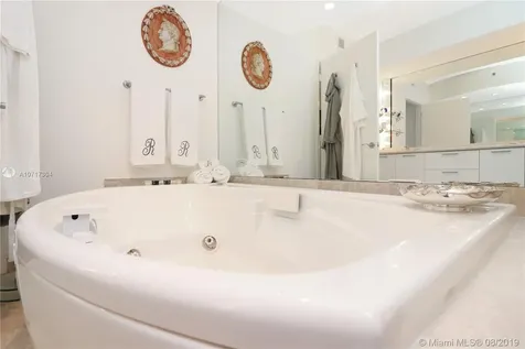 400 Alton Road Miami Beach FL 33139