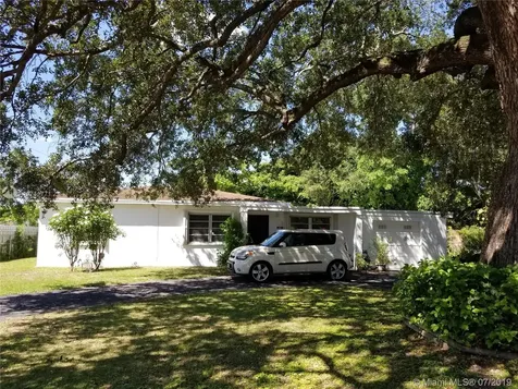 104 Virginia Road West Park FL 33023
