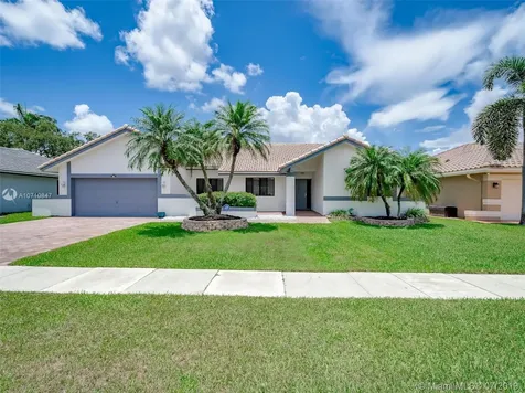 1911 W Oak Knoll Circle Davie FL 33324