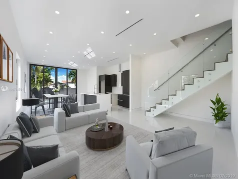 3055 SW 21st Terrace Miami FL 33145