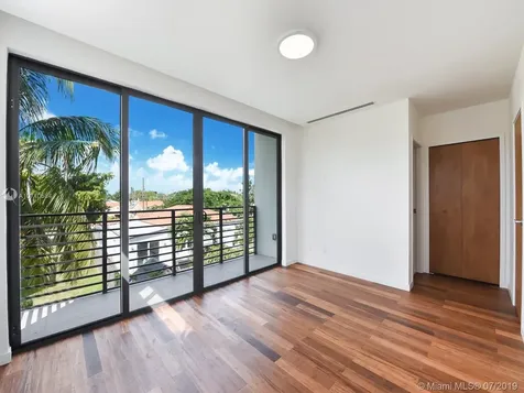 3055 SW 21st Terrace Miami FL 33145