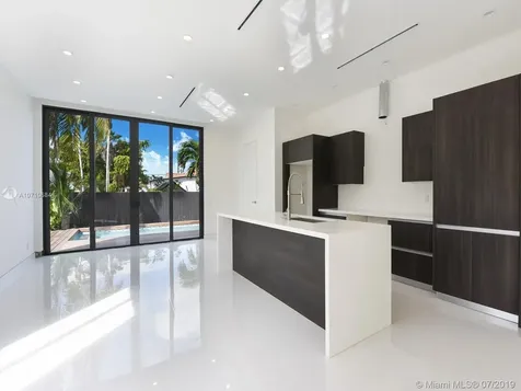 3055 SW 21st Terrace Miami FL 33145