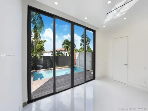 3055 SW 21st Terrace Miami FL 33145