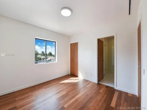 3055 SW 21st Terrace Miami FL 33145
