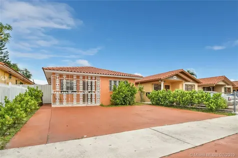 6647 W 22nd Lane Hialeah FL 33016