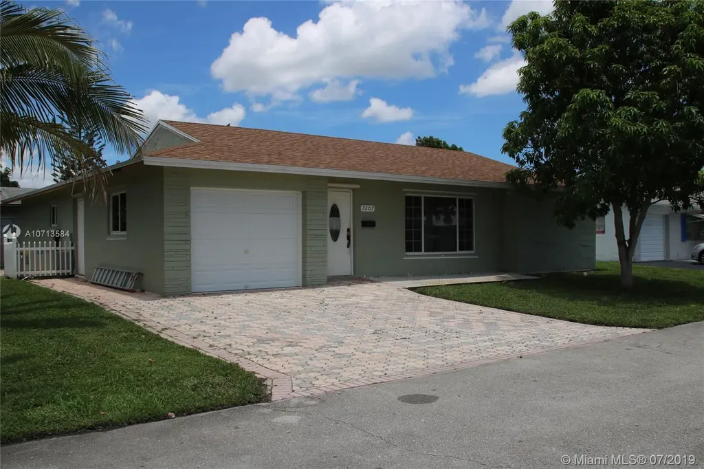 7207 NW 76th Place Tamarac FL 33321
