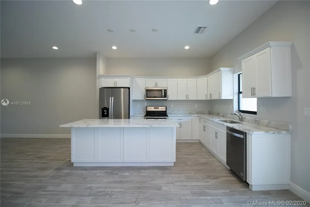 9259 NW 16th Street Pembroke Pines FL 33024