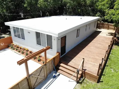 3303 NE 3rd Avenue Oakland Park FL 33334