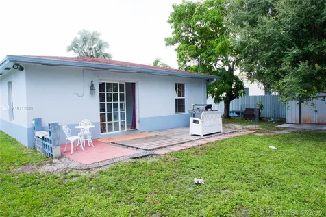 407 NW 45th Street Miami FL 33127