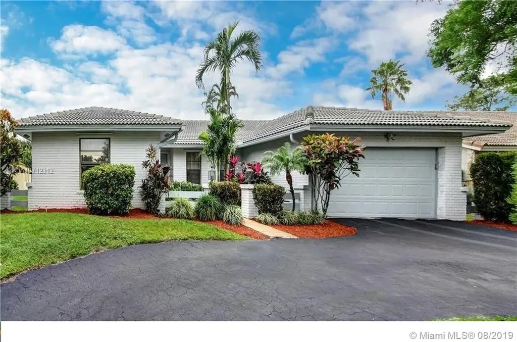 1082 NW 97th Avenue Plantation FL 33322