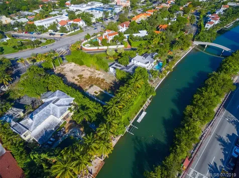 2687 Flamingo Drive Miami Beach FL 33140