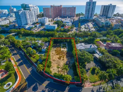 2687 Flamingo Drive Miami Beach FL 33140