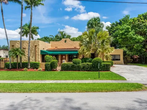 27 Hunting Lodge Drive Miami Springs FL 33166