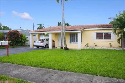 6721 Harding Street Hollywood FL 33024