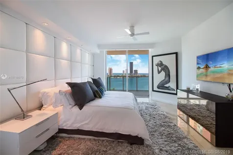 3330 NE 190th Street Aventura FL 33180