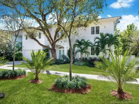 5224 San Ignacio Avenue Miami FL 33146