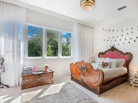 5224 San Ignacio Avenue Miami FL 33146