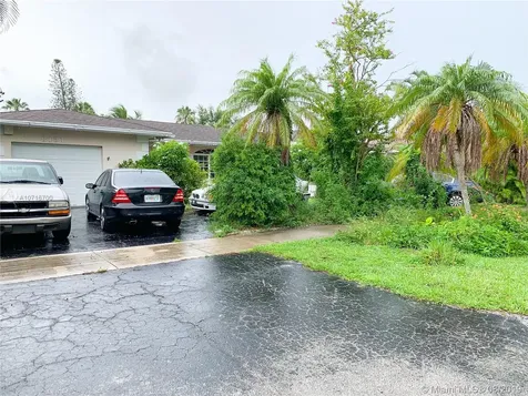 8131 SW 205th Street Cutler Bay FL 33189