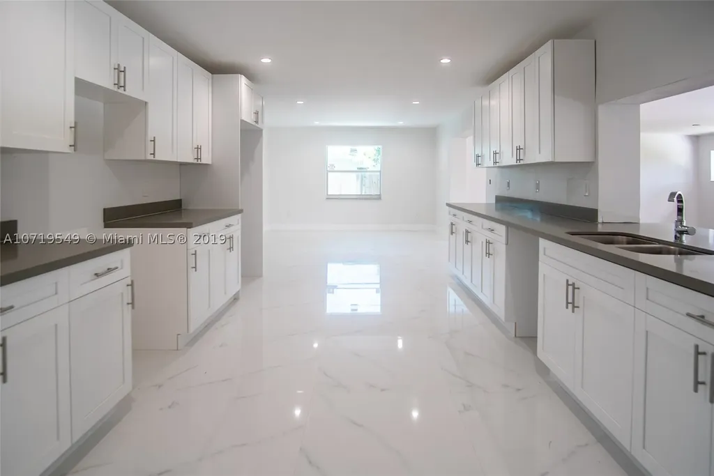 10423 SW 120th Street Miami FL 33176