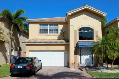 1221 Hayes Street Hollywood FL 33019