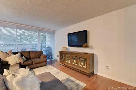 7011 SW 112th Court Miami FL 33173