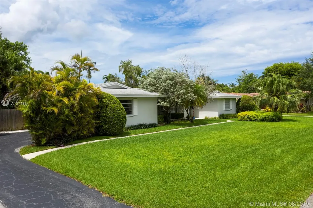 8605 SW 162nd Street Palmetto Bay FL 33157