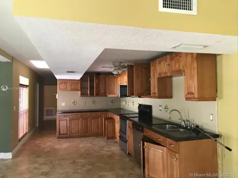 7904 NW 73rd Avenue Tamarac FL 33321