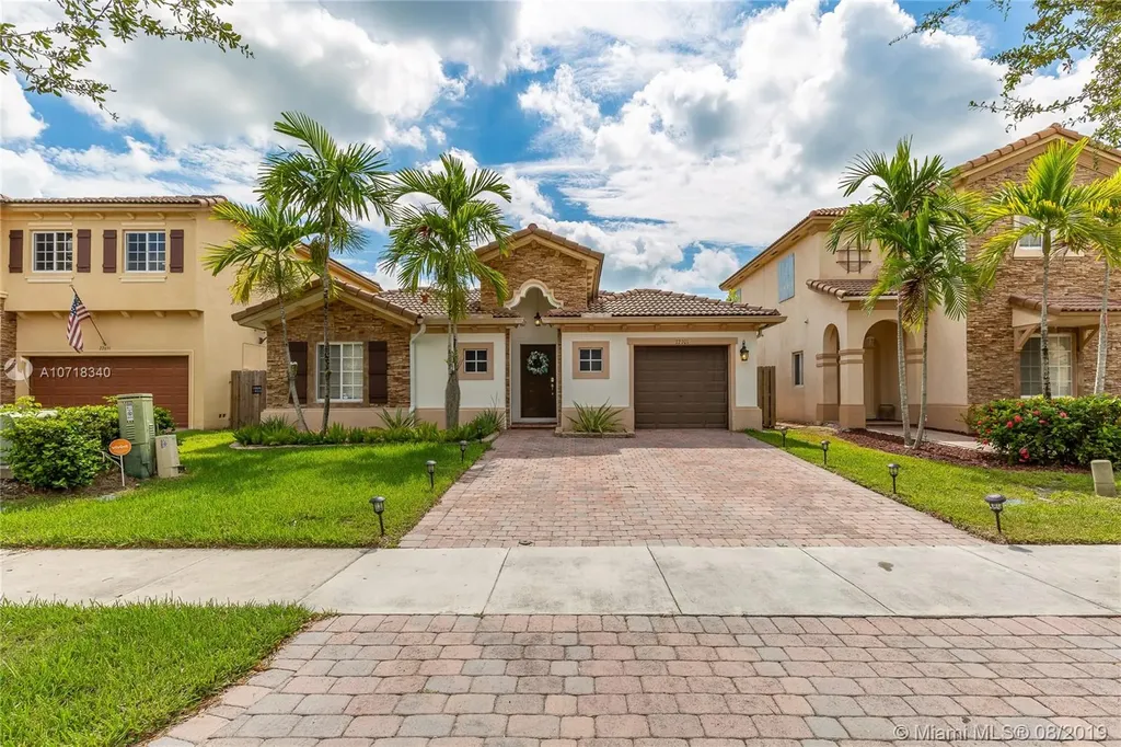 22701 SW 93rd Passage Cutler Bay FL 33190