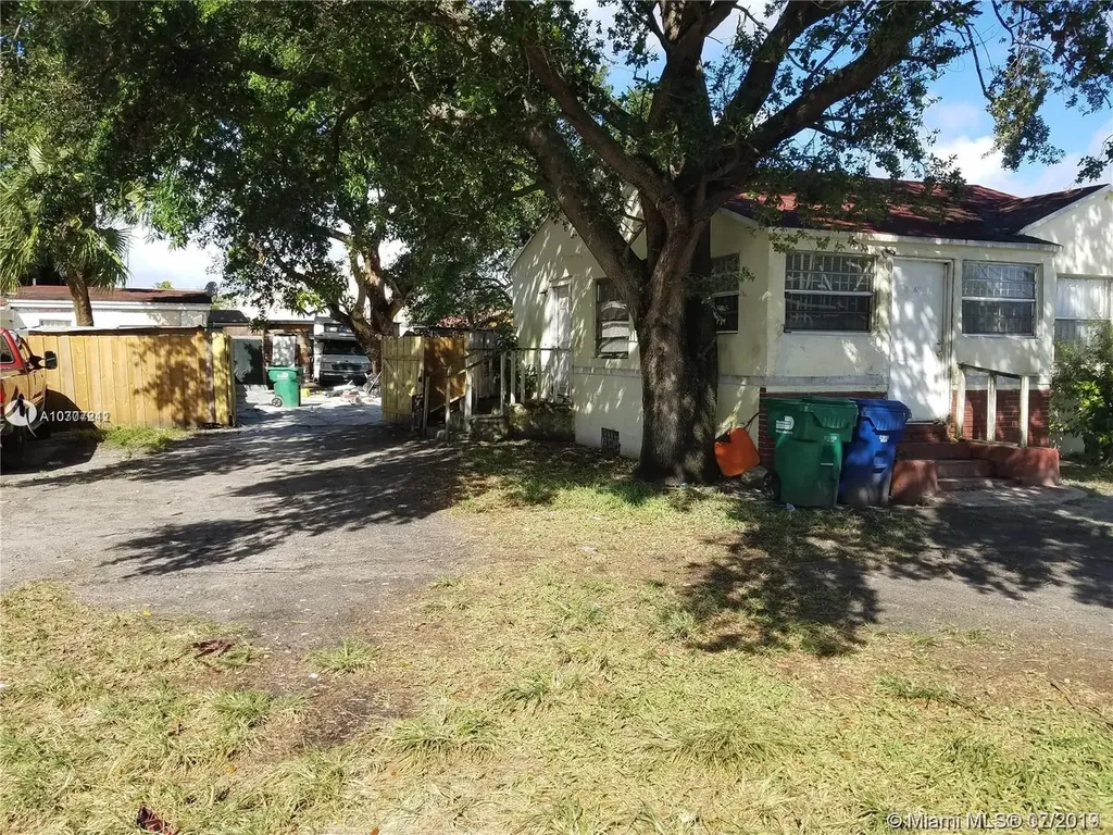 3163 NW 55th Street Miami FL 33142