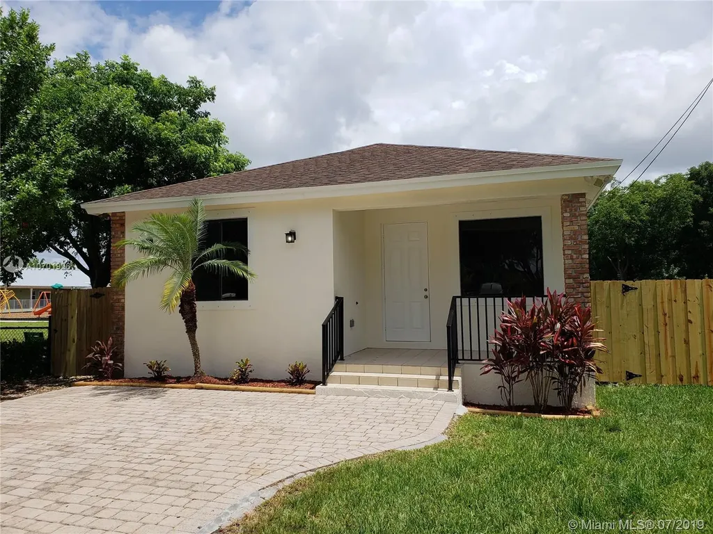 384 SW 2nd Street Florida City FL 33034