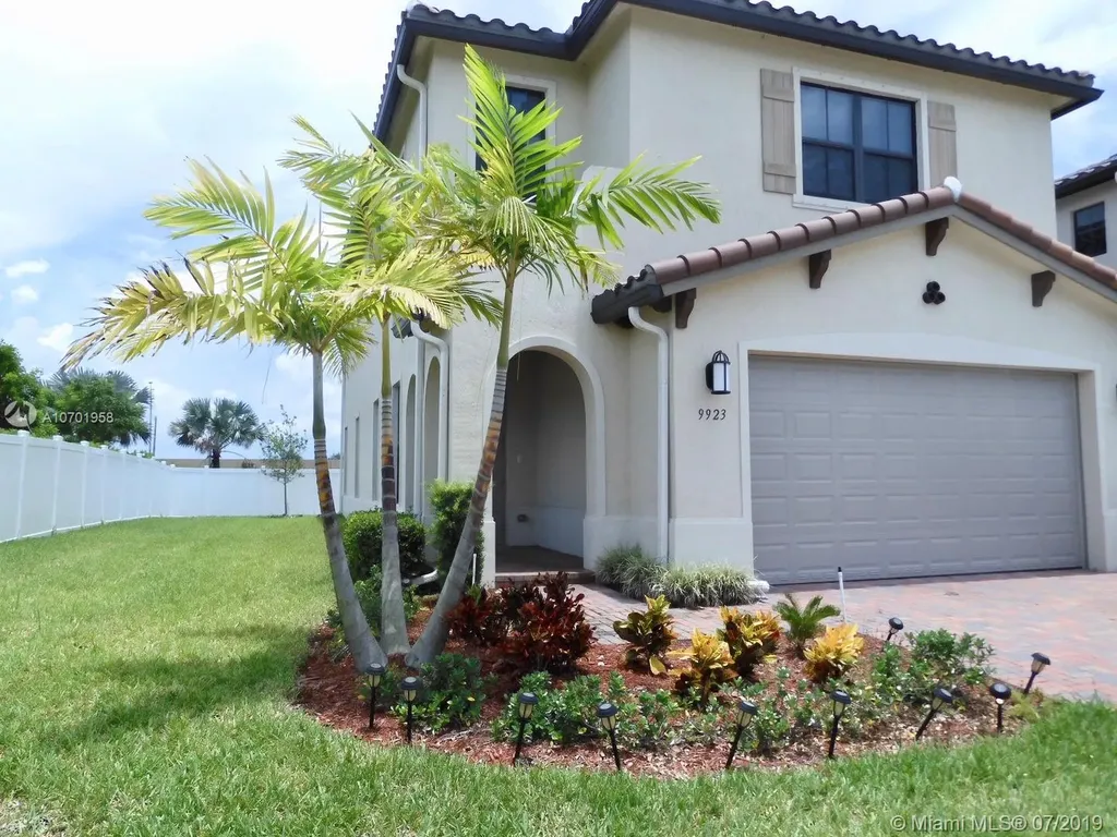 9923 W 32nd Lane Hialeah FL 33018