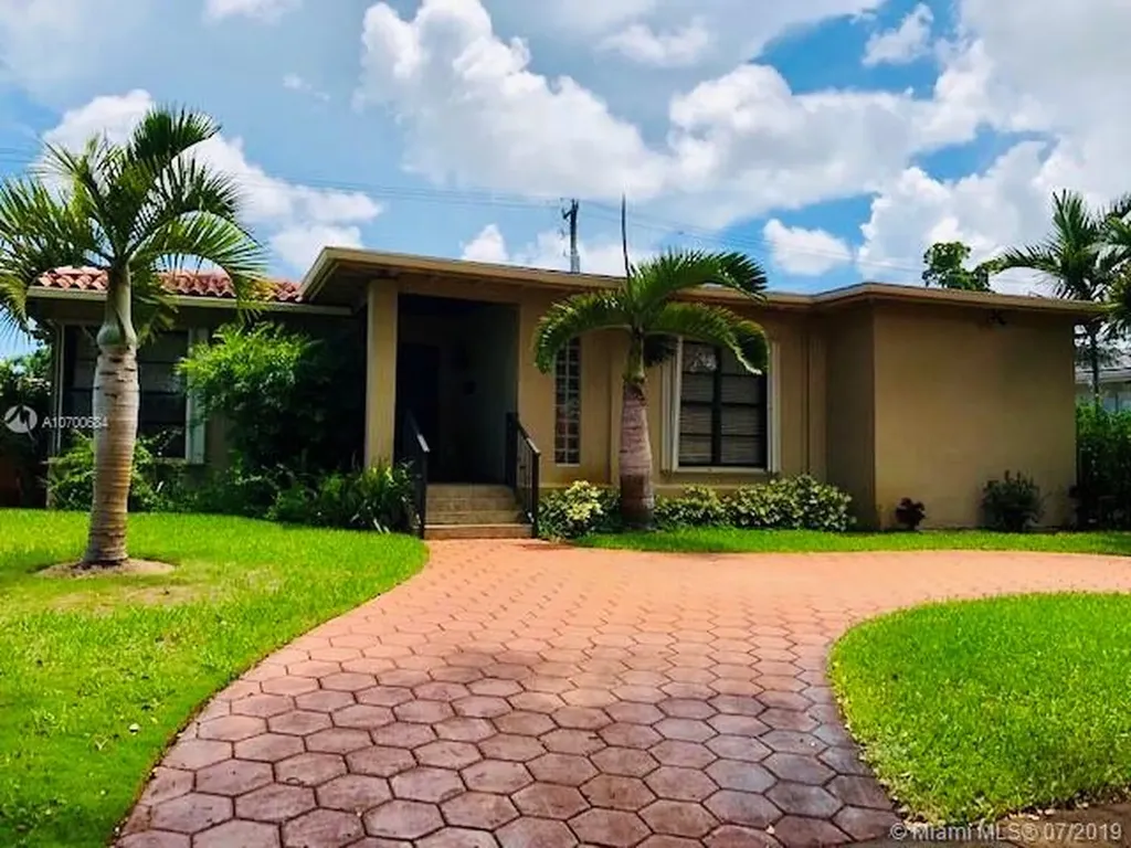 5860 SW 11th Street West Miami FL 33144