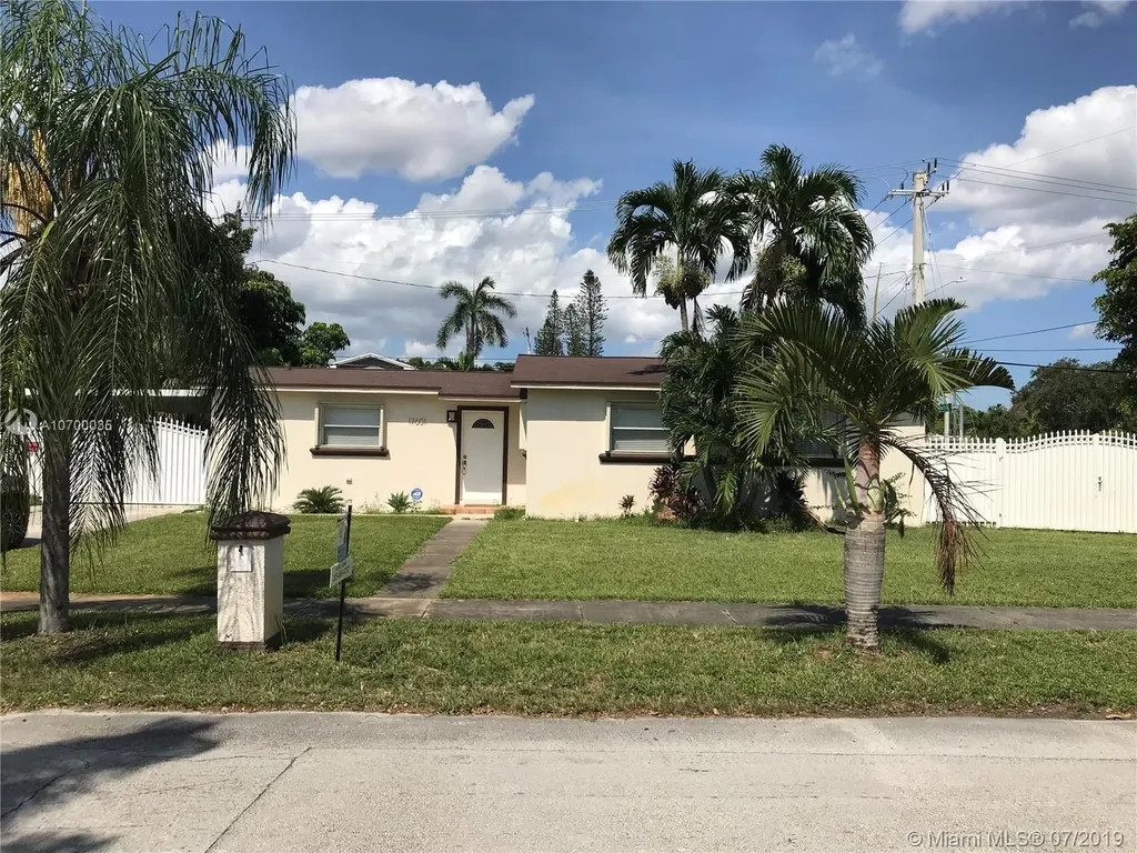 17601 NW 82nd Court Hialeah FL 33015
