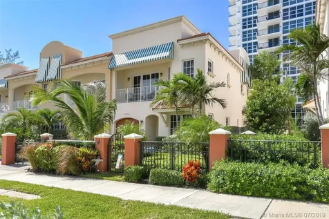 3239 NE 5th Street Pompano Beach FL 33062