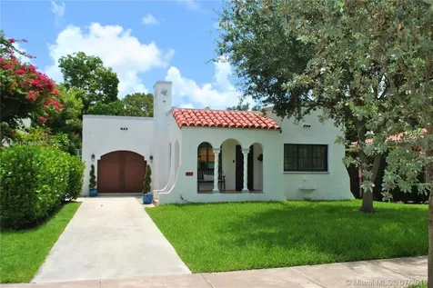 917 Granada Groves Court Coral Gables FL 33134