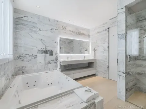 50 S Pointe Drive Miami Beach FL 33139