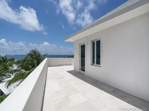 50 S Pointe Drive Miami Beach FL 33139