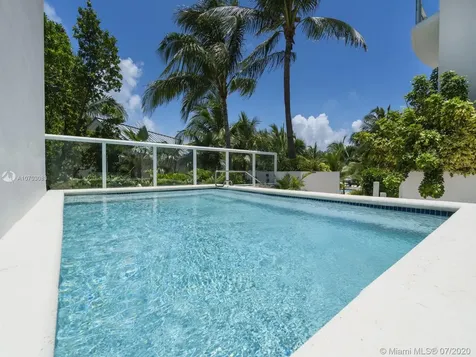 50 S Pointe Drive Miami Beach FL 33139