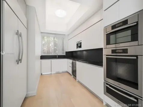 50 S Pointe Drive Miami Beach FL 33139