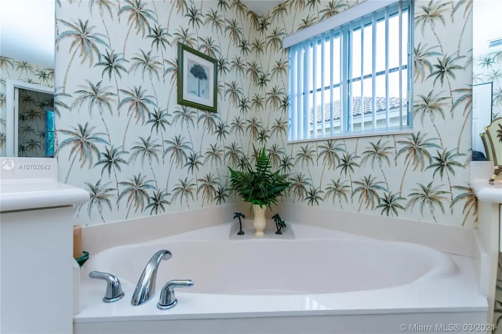 807 Sunflower Circle Weston FL 33327