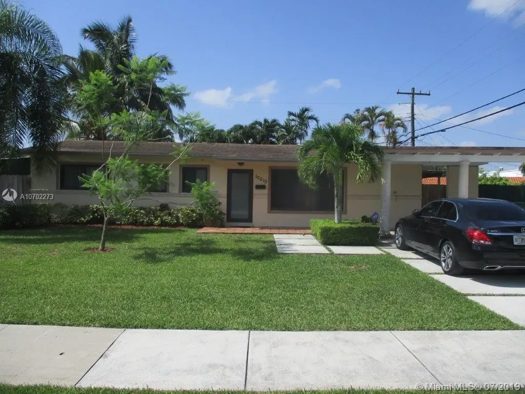 10510 SW 42nd Terrace Miami FL 33165